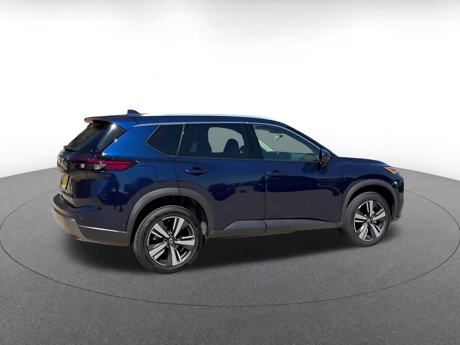 Used 2026 Nissan Rogue SL FWD image 14
