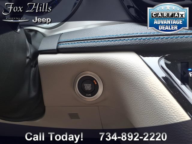 Used 2021 Chrysler Pacifica Touring-L FWD image 24