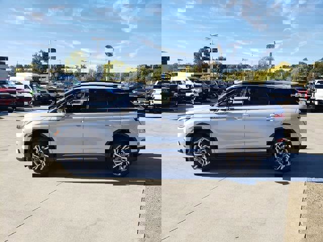 New 2026 Lincoln Corsair Premiere image 5