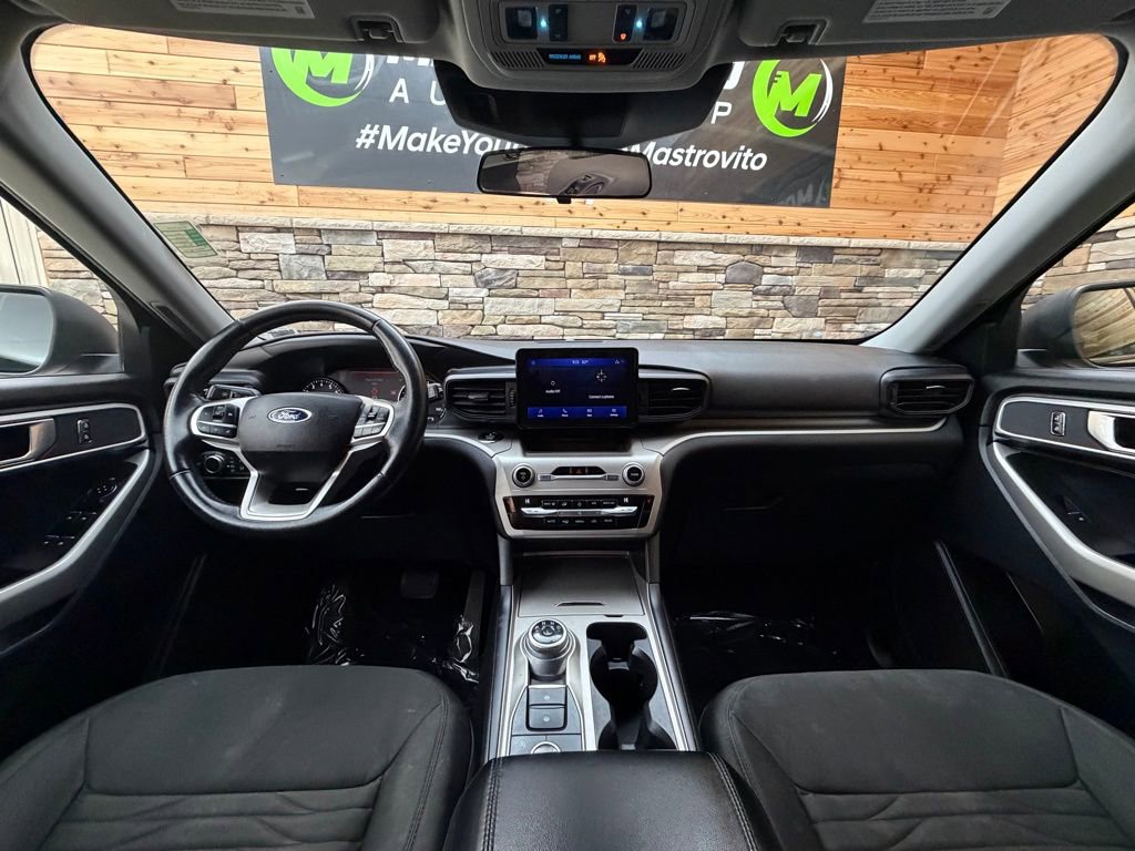 Used 2021 Ford Explorer XLT image 17