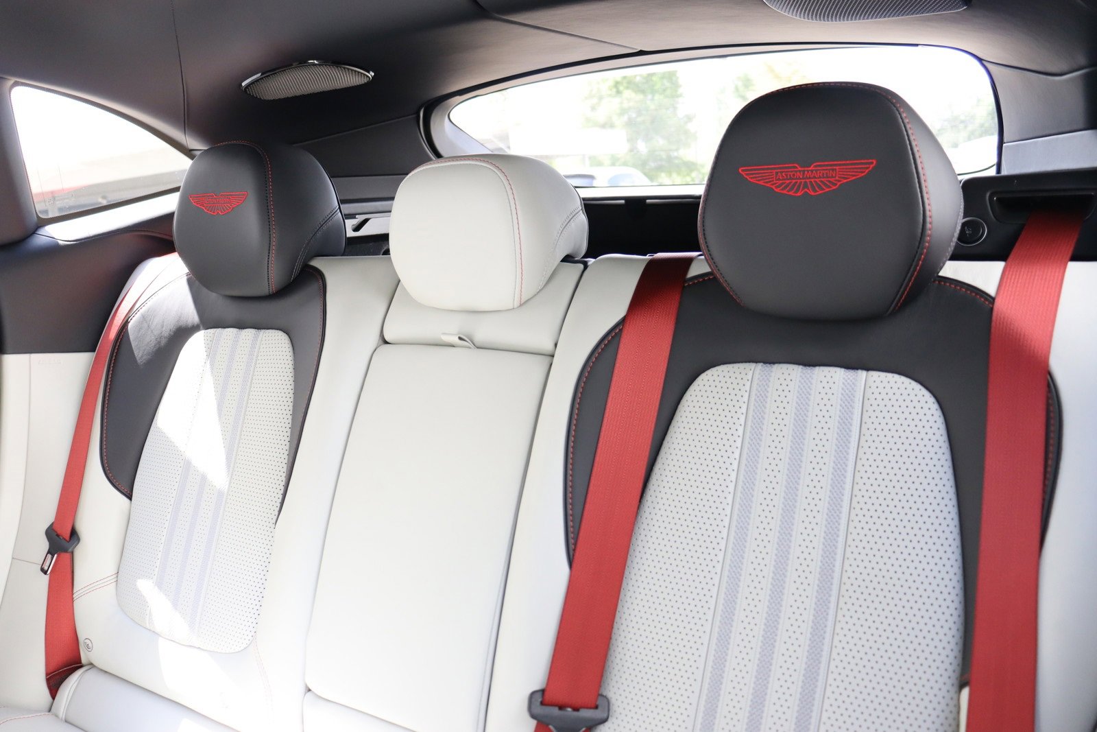 Used 2025 Aston Martin DBX 707 image 23