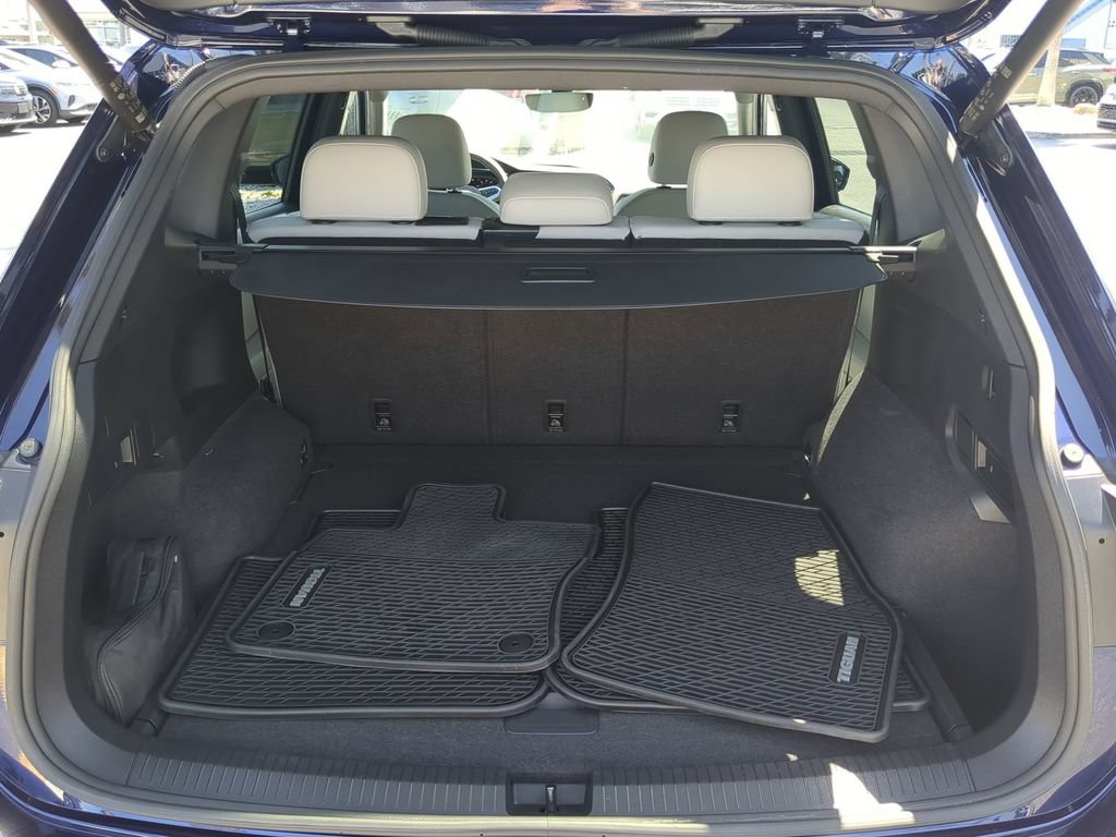 Certified 2023 Volkswagen Tiguan SEL R-Line AWD/4WD image 10