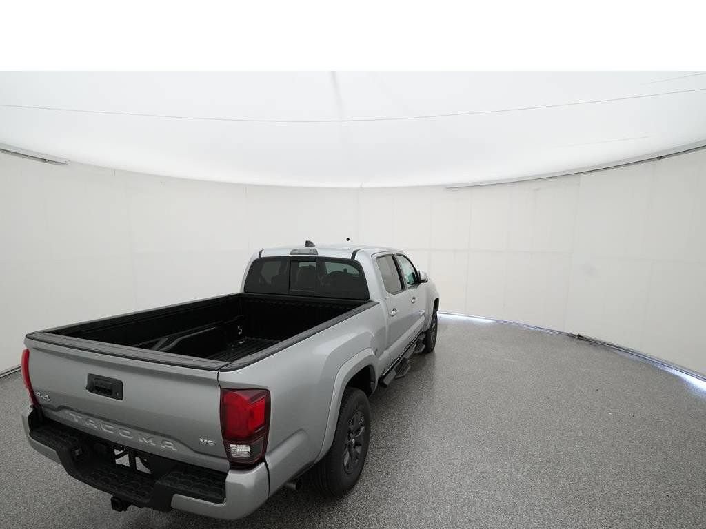 Used 2022 Toyota Tacoma SR5 w/ Technology Package AWD/4WD image 10