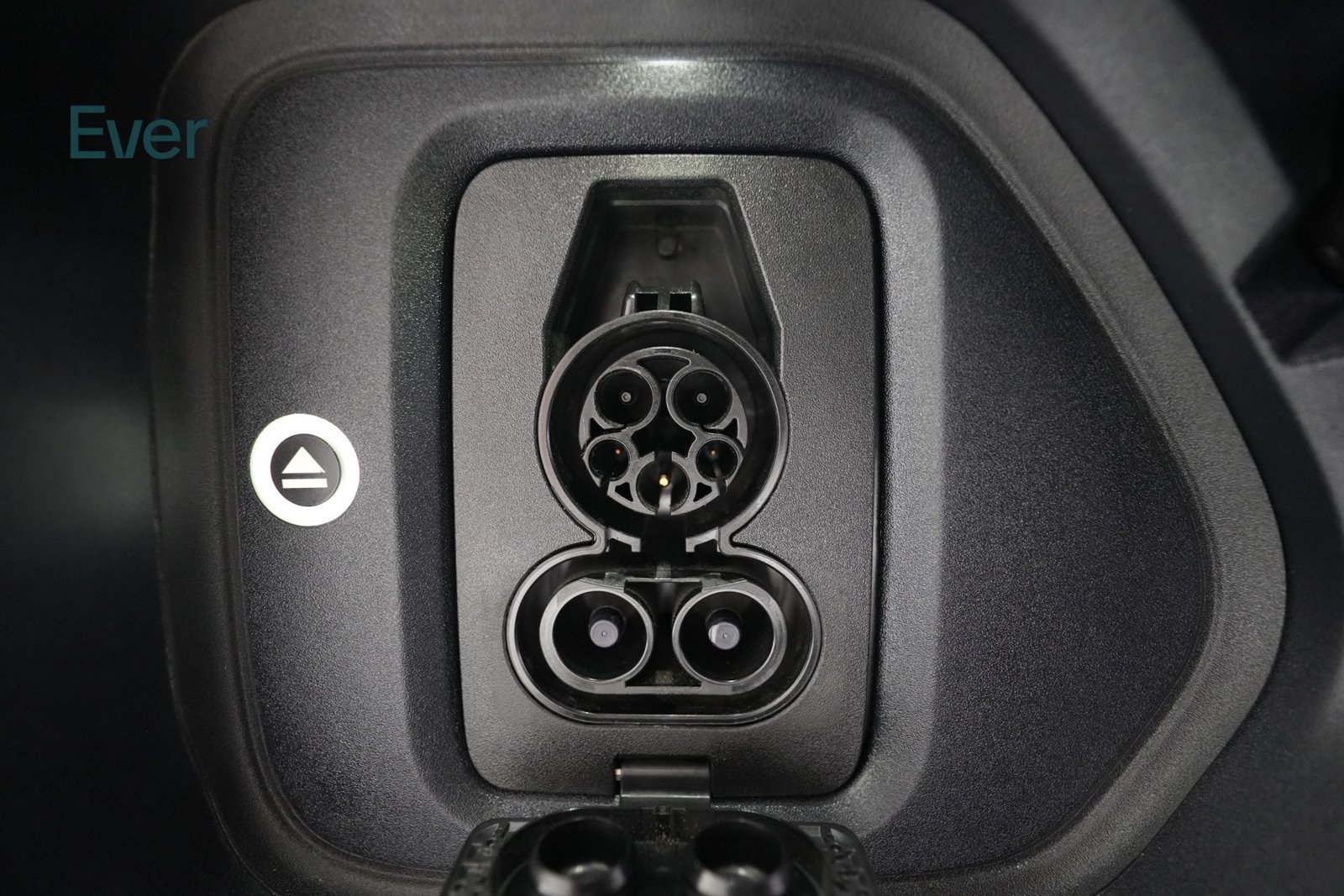 Used 2025 Rivian R1T Adventure Dual AWD/4WD image 10