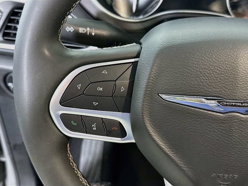 Used 2025 Chrysler Pacifica Select FWD image 22