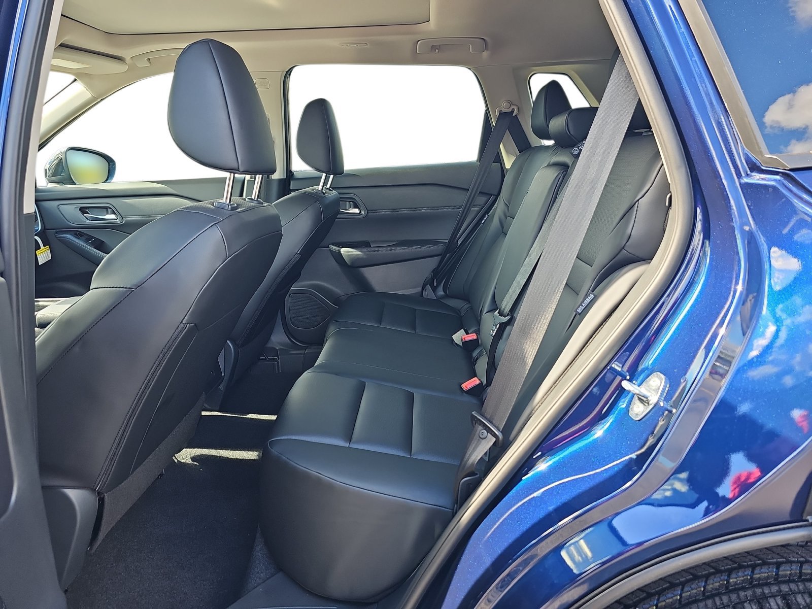 New 2027 Nissan Rogue Dark Armor FWD image 14