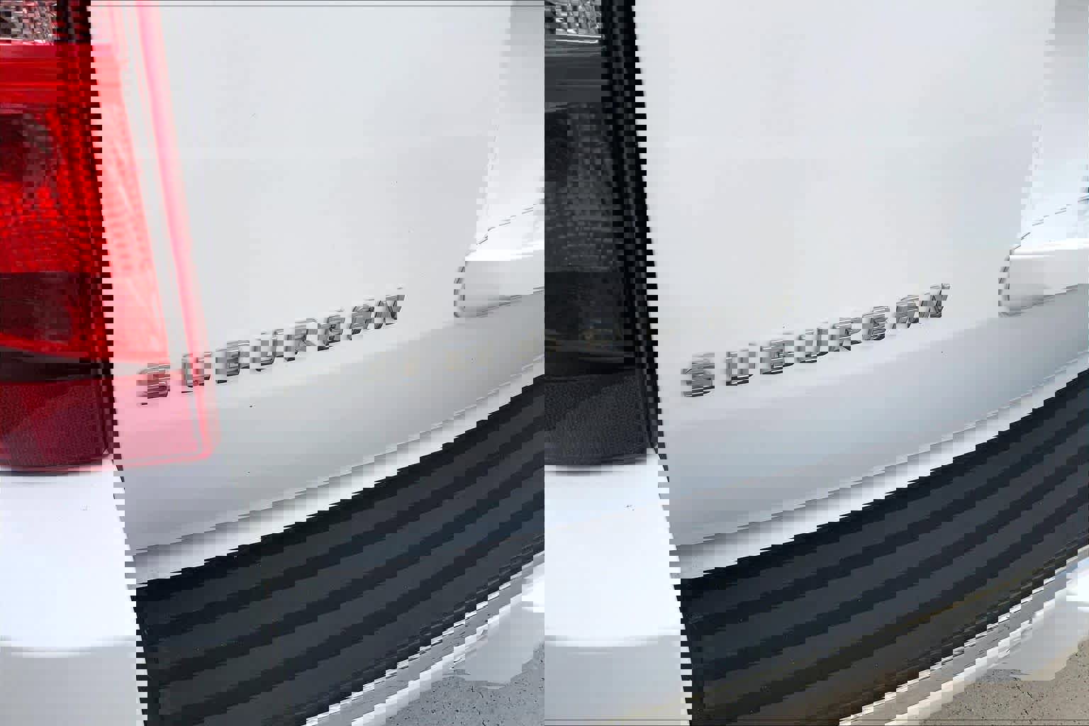 Used 2013 Chevrolet Suburban LTZ image 30