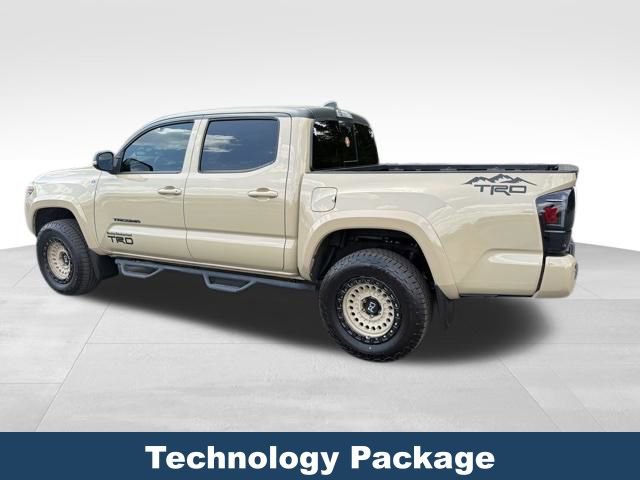 Used 2018 Toyota Tacoma TRD Sport w/ Technology Package AWD/4WD image 5