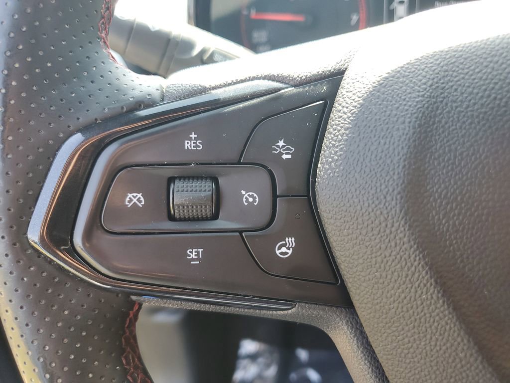 Used 2024 Chevrolet Trax RS image 28