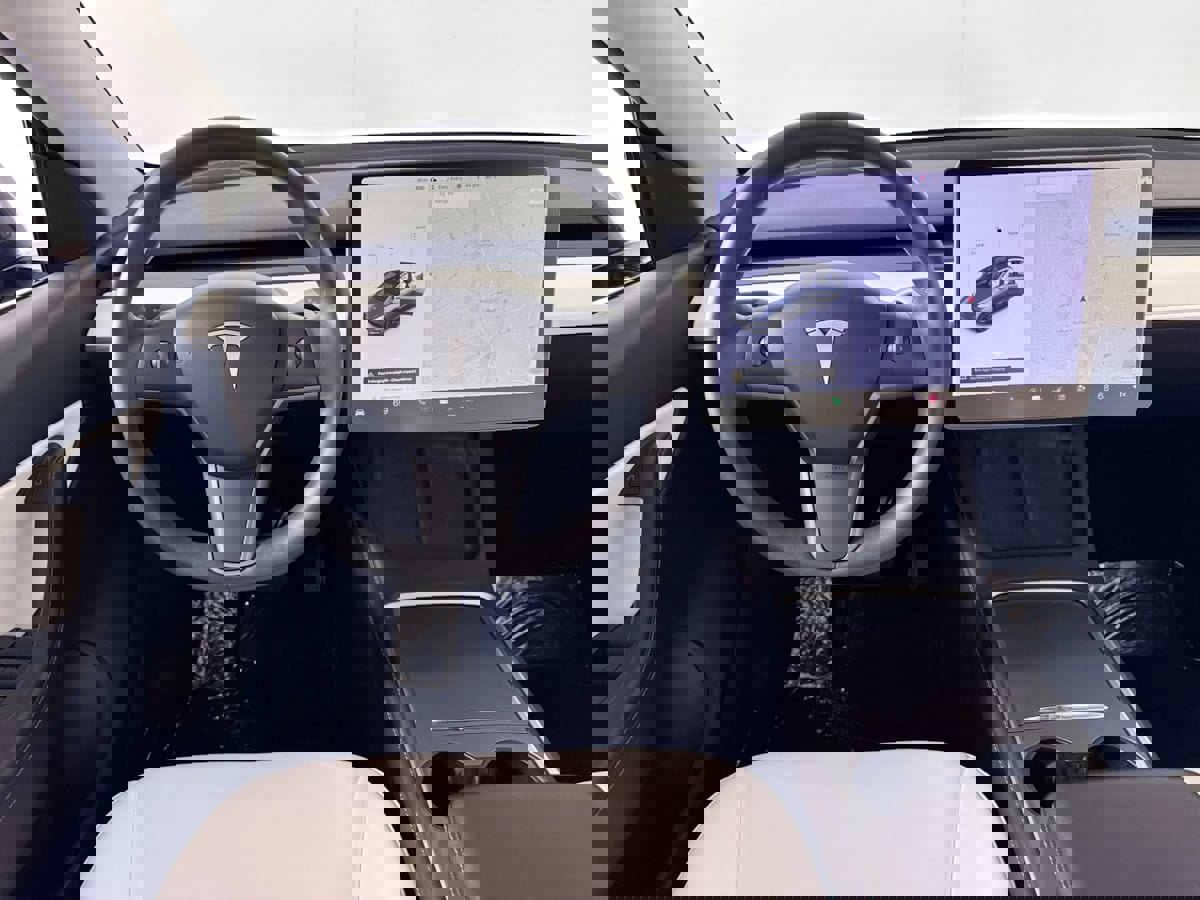 Used 2022 Tesla Model Y Long Range image 25