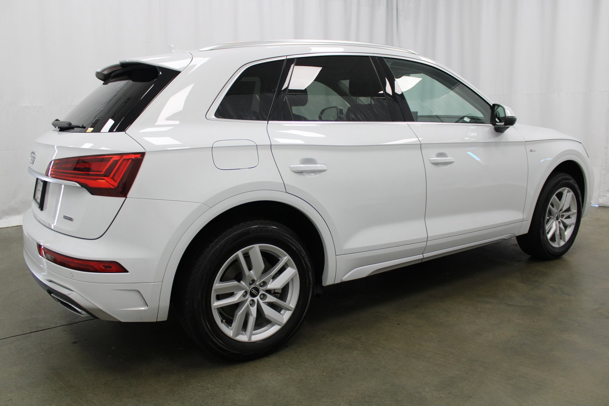 Used 2022 Audi Q5 2.0T Premium w/ Convenience Package image 6