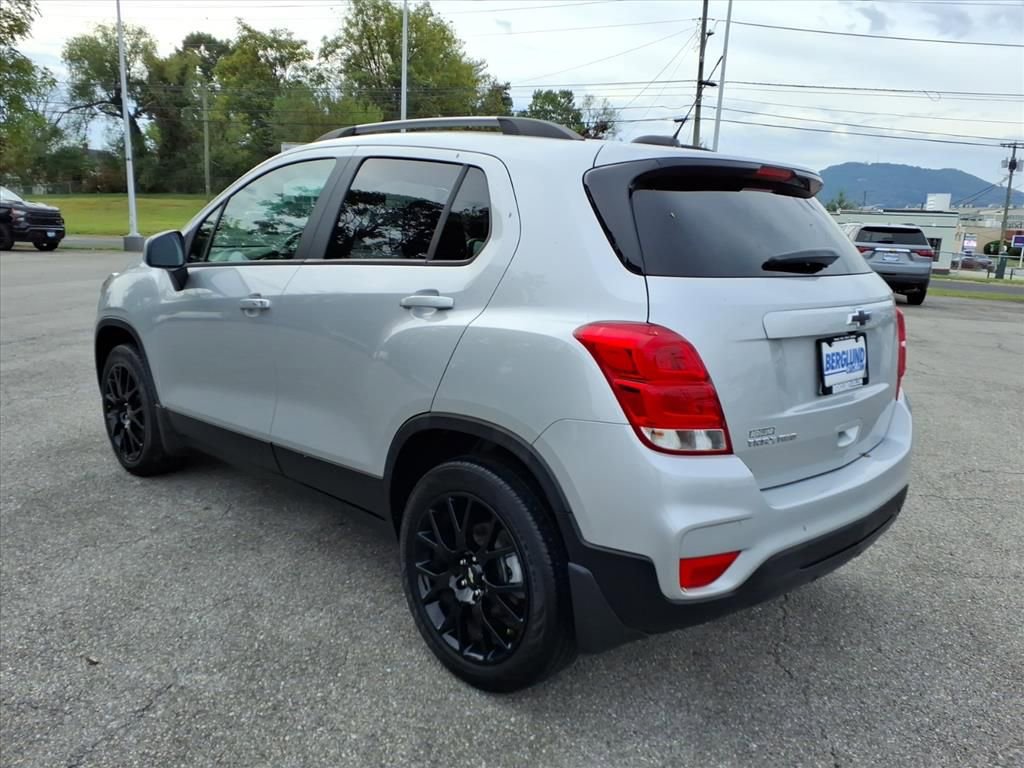 Used 2022 Chevrolet Trax LT w/ Sport Edition image 6