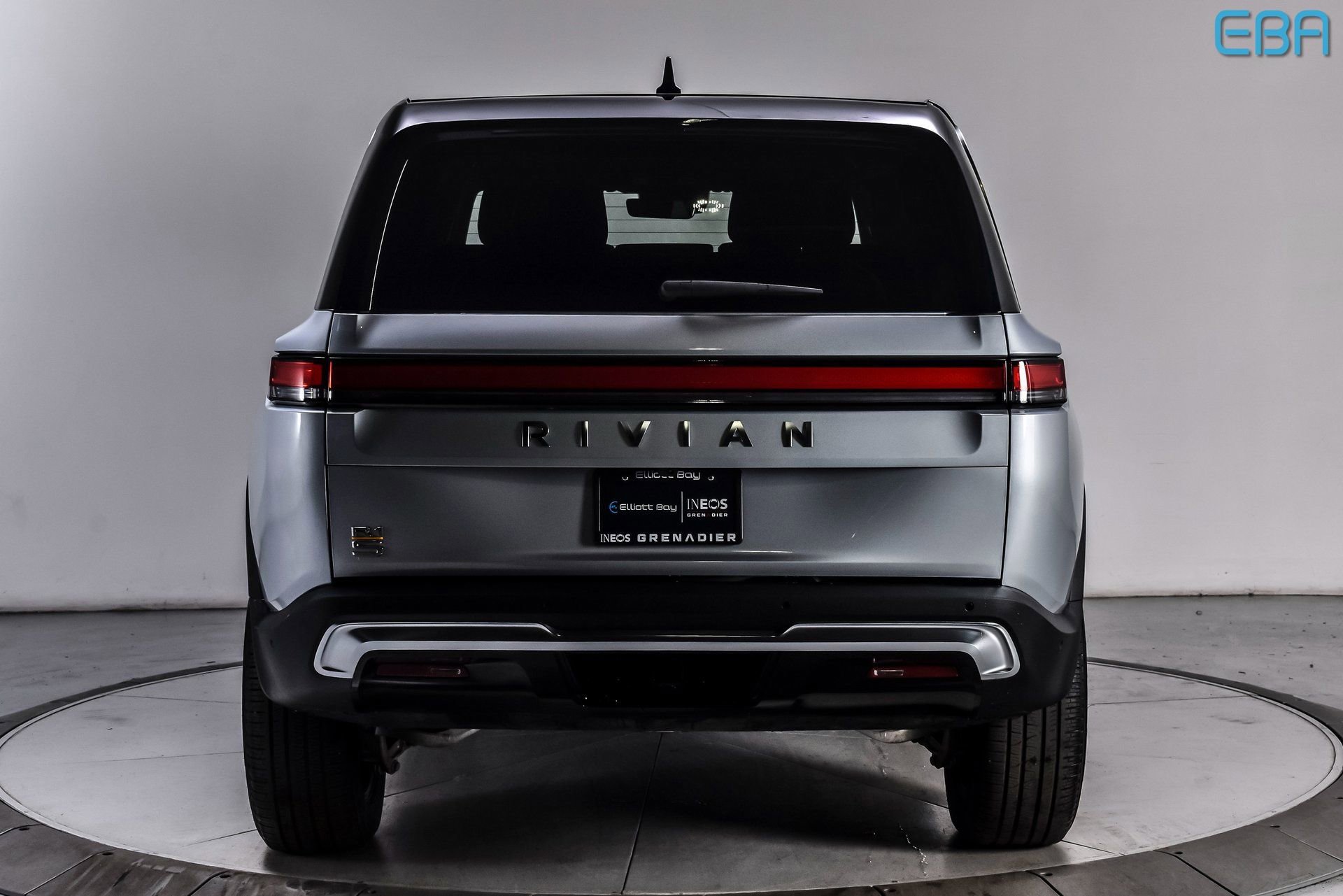 Used 2023 Rivian R1S Adventure image 5
