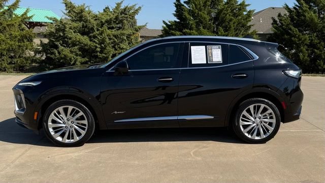Used 2024 Buick Envision Avenir AWD/4WD image 3