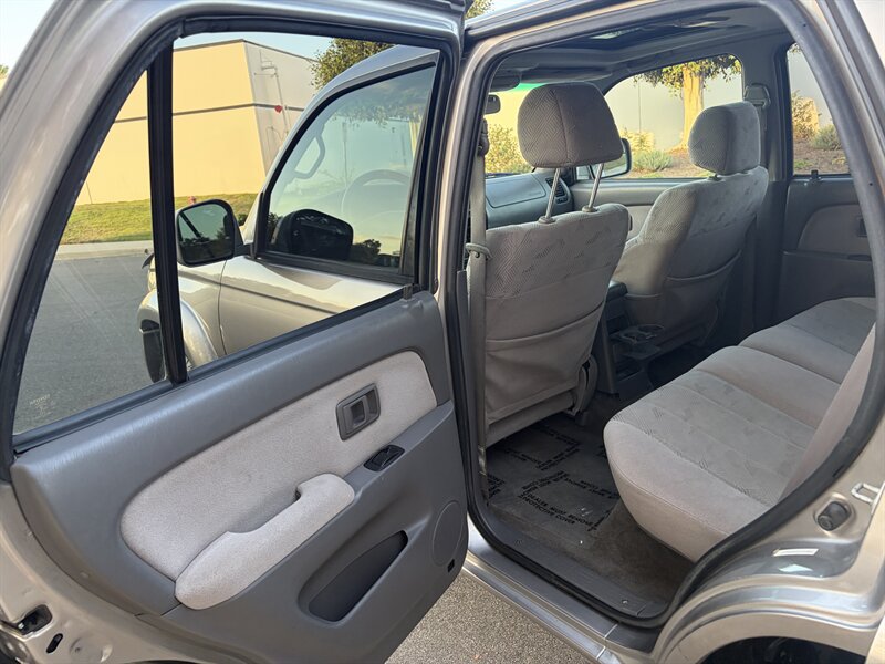 Used 2002 Toyota 4Runner SR5 w/ Upgrade Value Pkg 2 AWD/4WD image 25