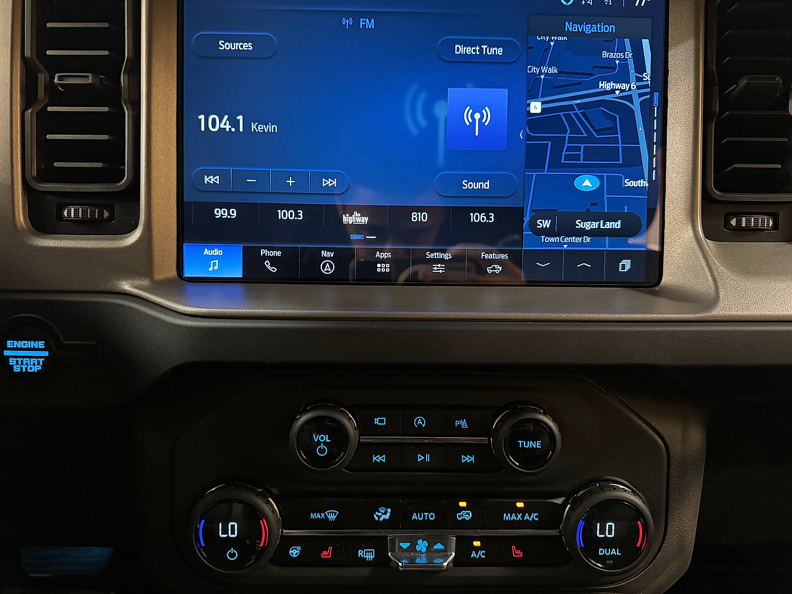 Used 2025 Ford Bronco Outer Banks AWD/4WD image 12
