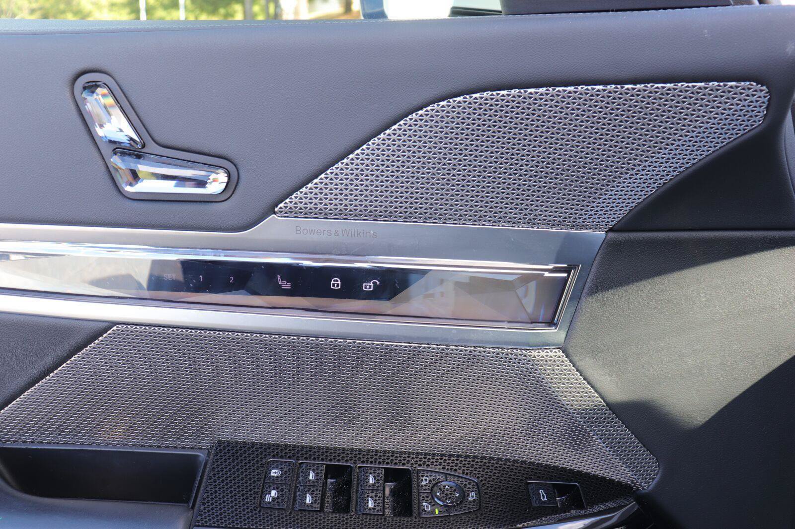 Used 2023 BMW 740i RWD image 23