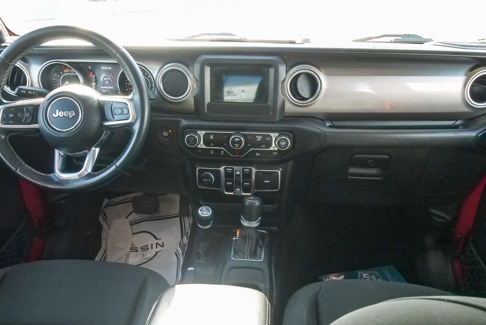 Used 2021 Jeep Wrangler Unlimited Sahara AWD/4WD image 11