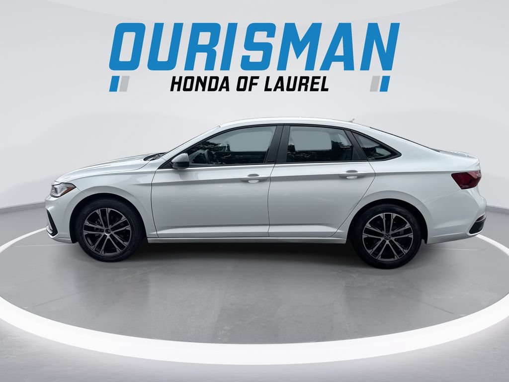 Used 2025 Volkswagen Jetta Sport FWD image 5