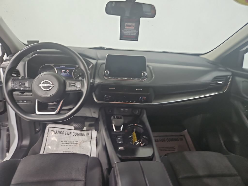 Used 2024 Nissan Rogue SV FWD image 13