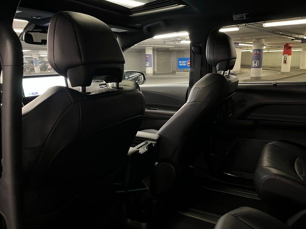 Used 2025 Toyota Sienna XSE image 23