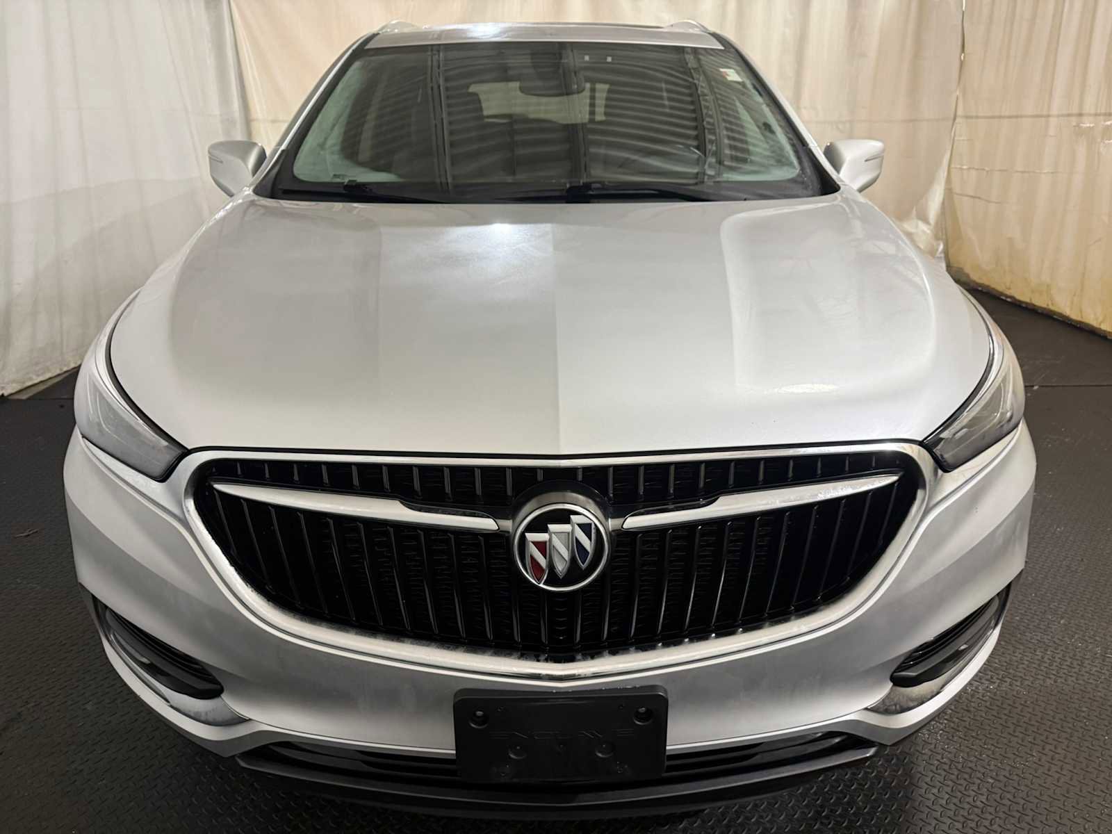 Used 2020 Buick Enclave Essence w/ Sound and Sites Package image 3