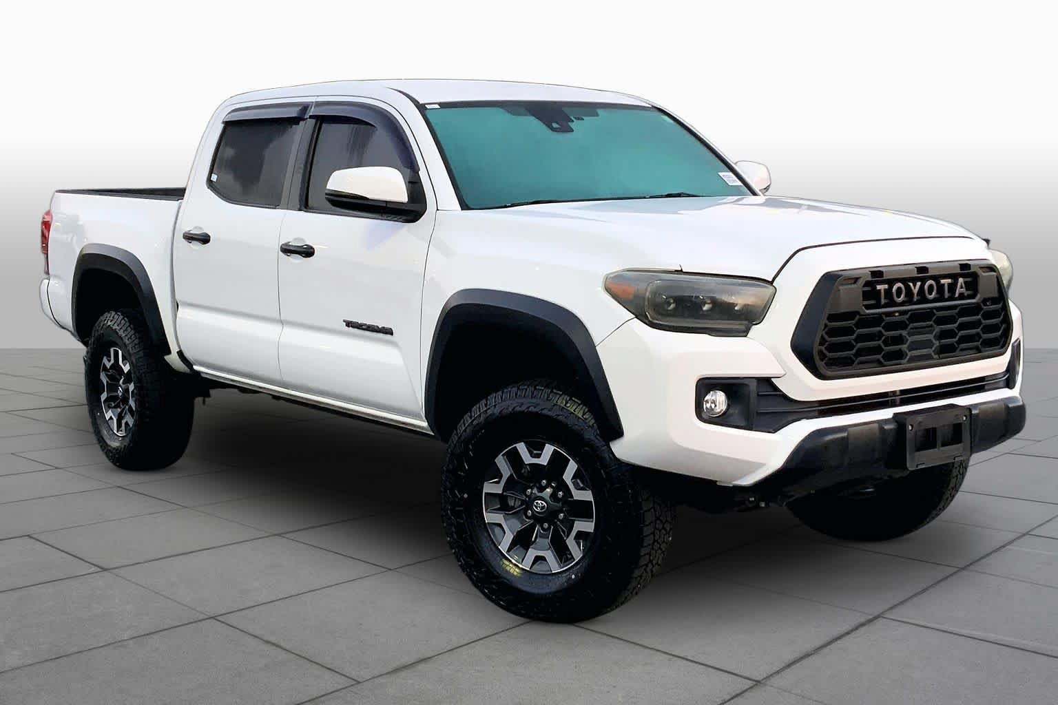 Used 2019 Toyota Tacoma TRD Off-Road w/ Technology Package AWD/4WD image 3