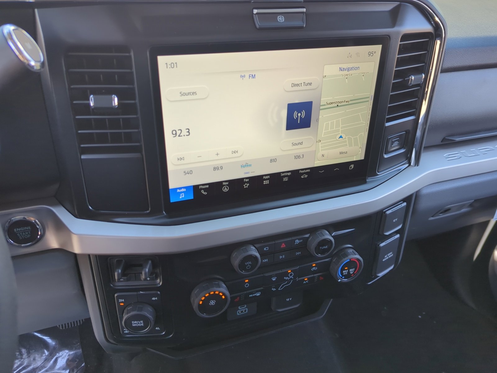 New 2025 Ford F250 XLT w/ Black Appearance Package image 15