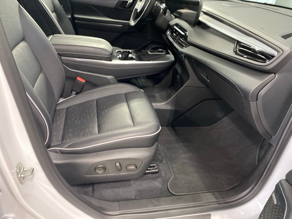 Certified 2026 Buick Enclave Sport Touring AWD/4WD image 23