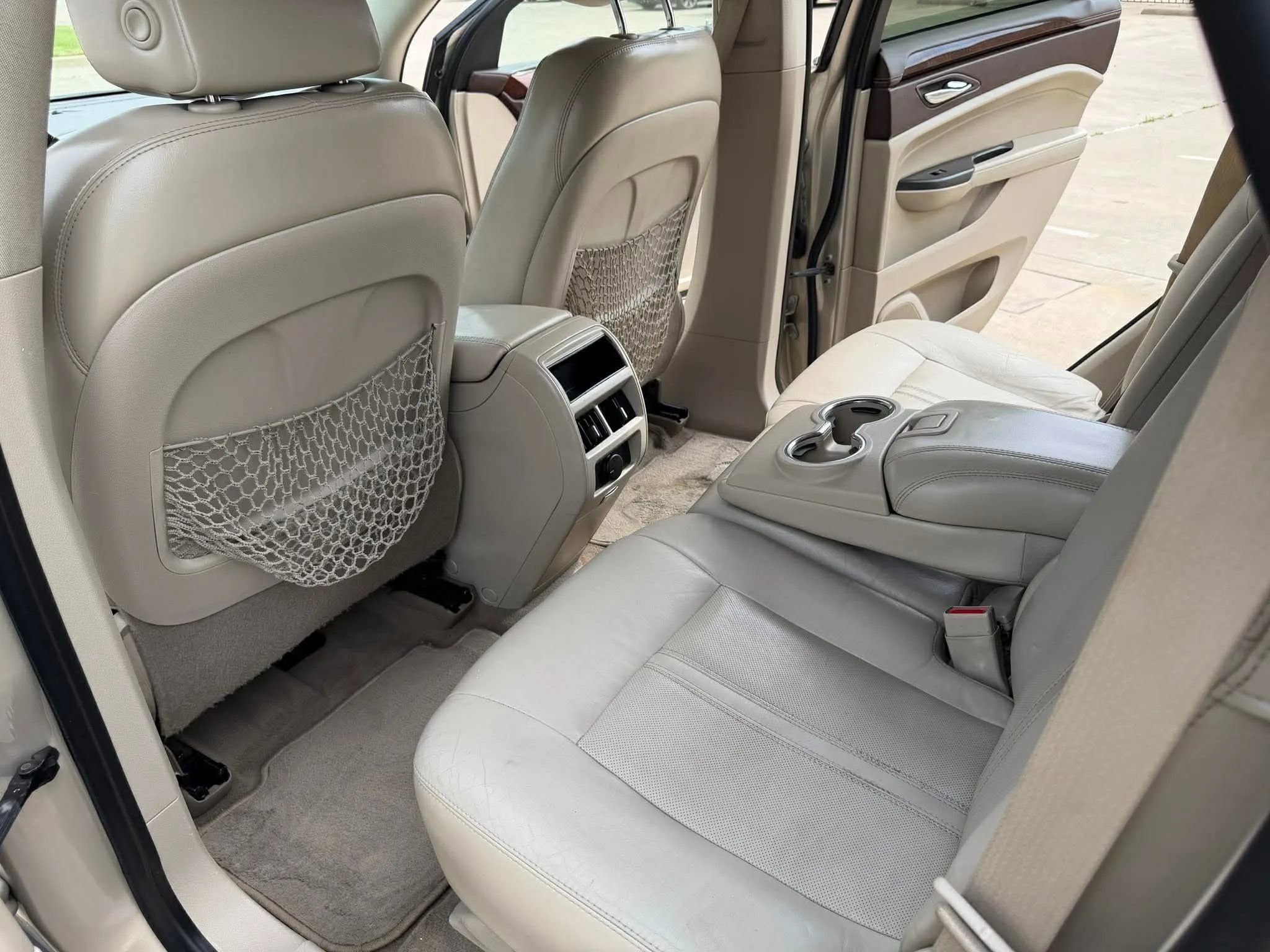 Used 2012 Cadillac SRX Luxury image 16