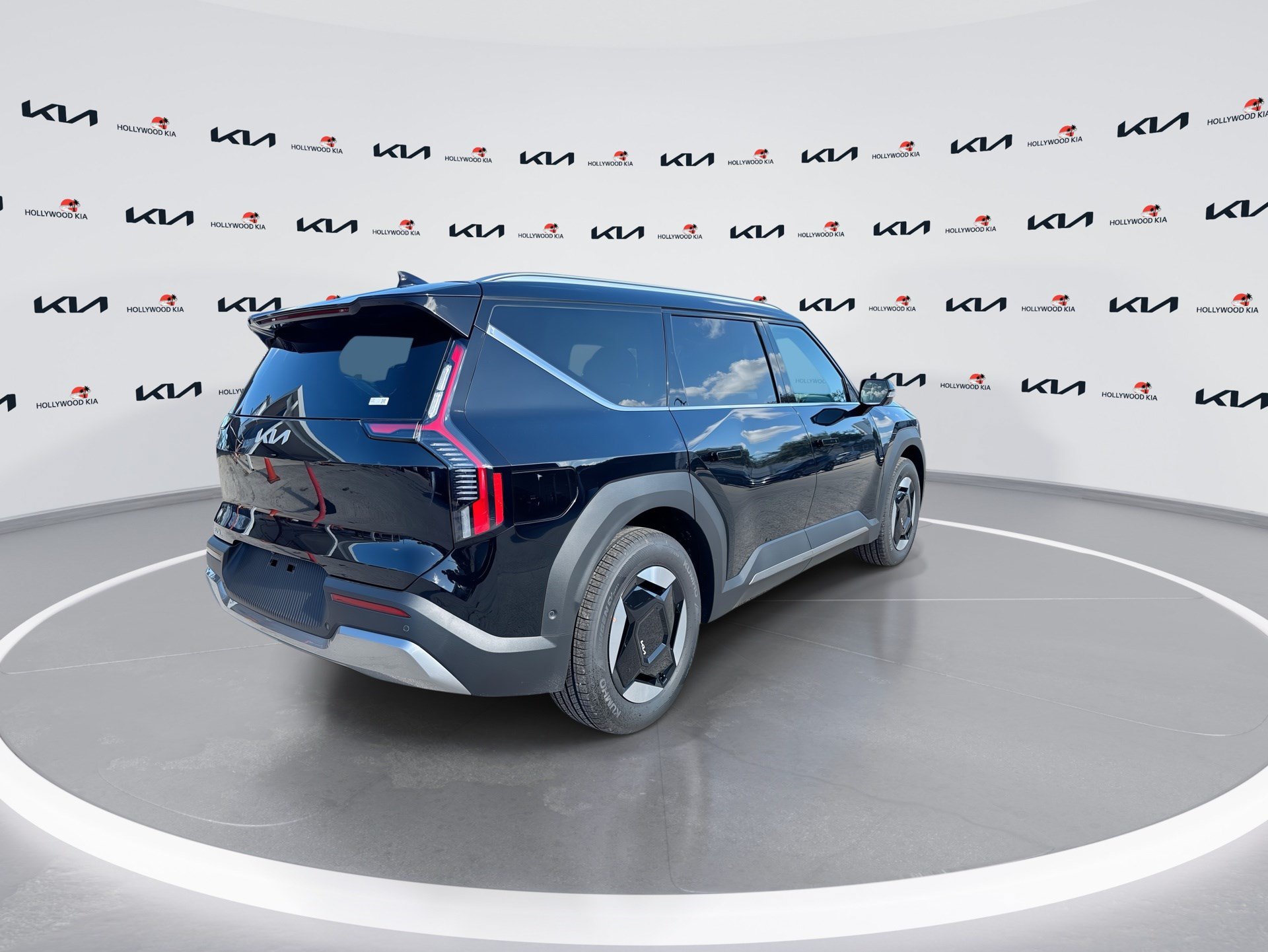 New 2026 Kia EV9 Wind AWD/4WD image 8