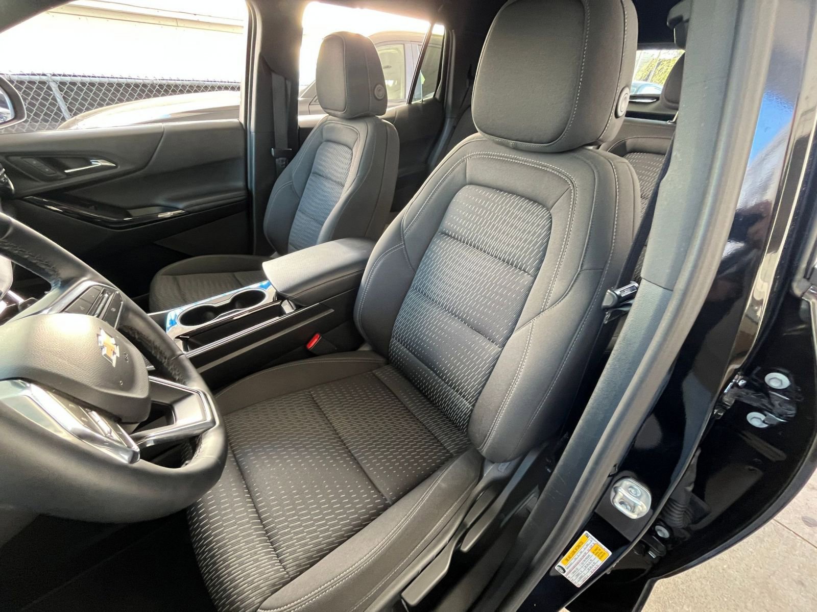 Used 2025 Chevrolet Equinox LT image 37