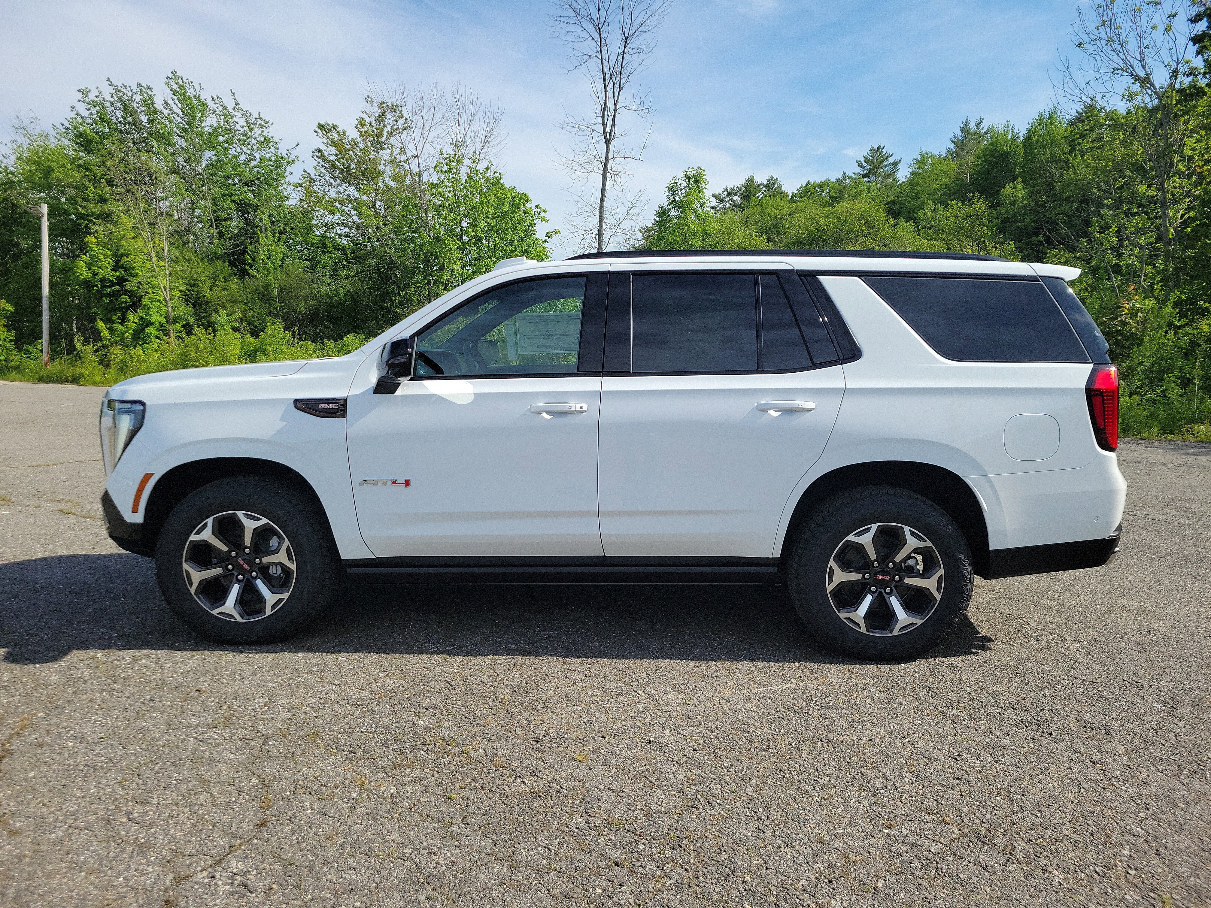 New 2026 GMC Yukon AT4 Ultimate w/ LPO, Floor Liner Package AWD/4WD image 2