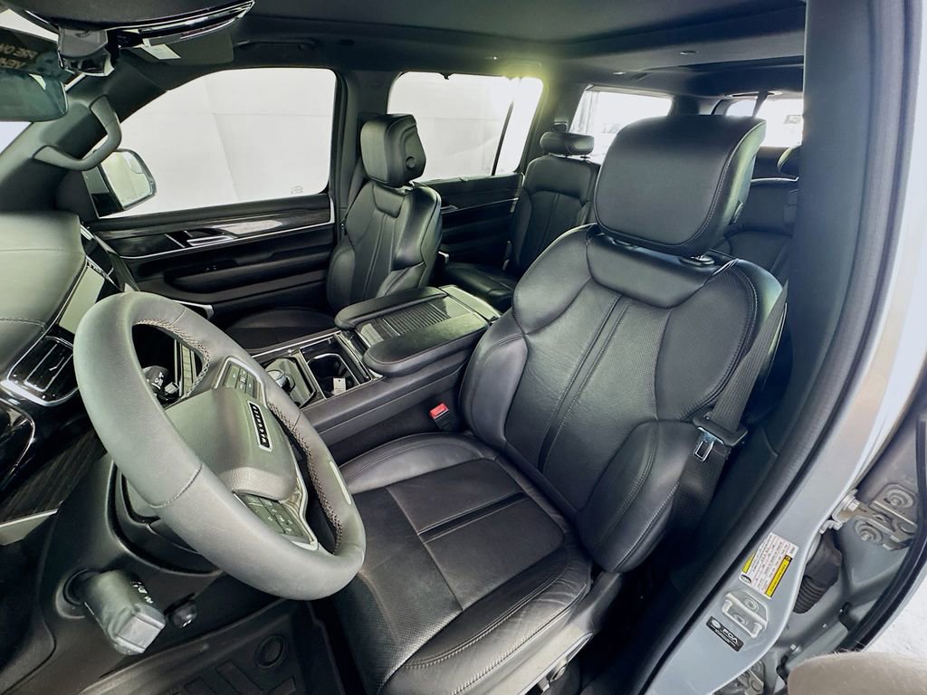 Used 2022 Jeep Wagoneer Series III w/ Premium Group I RWD image 22