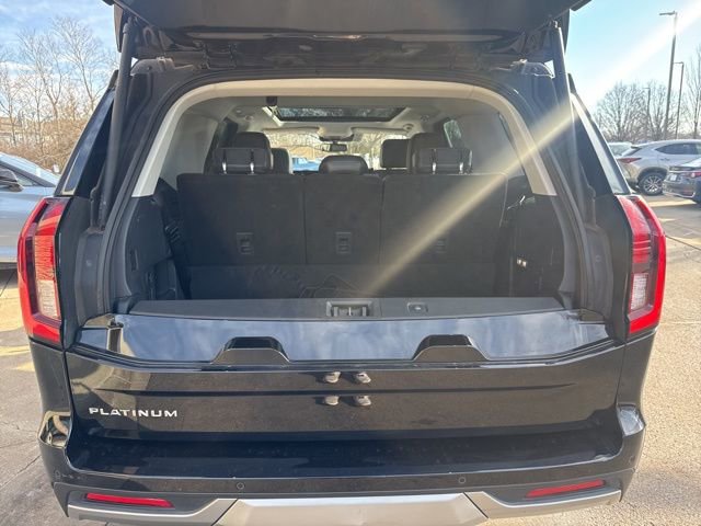 Used 2025 Ford Expedition Platinum image 40