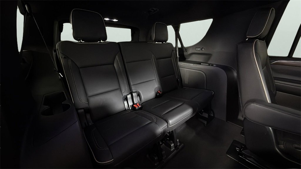 Used 2021 Chevrolet Suburban Premier image 29