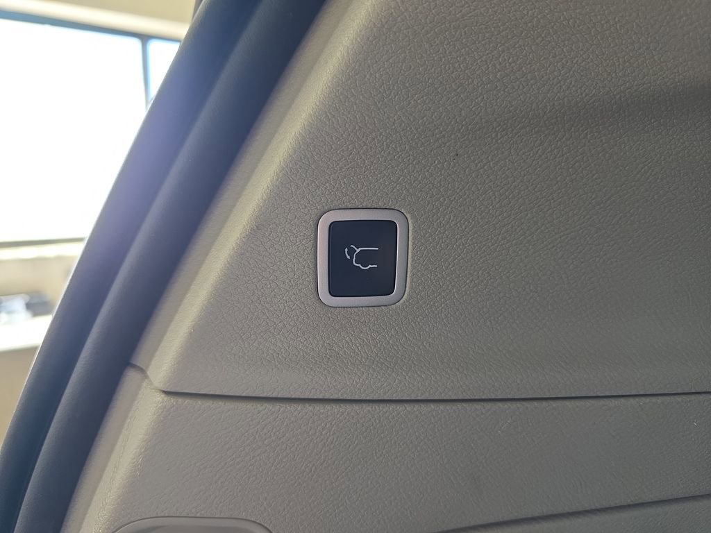 Certified 2023 Chrysler Pacifica Touring-L FWD image 15
