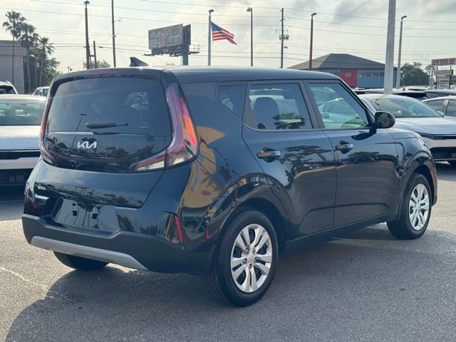 Certified 2025 Kia Soul LX image 5