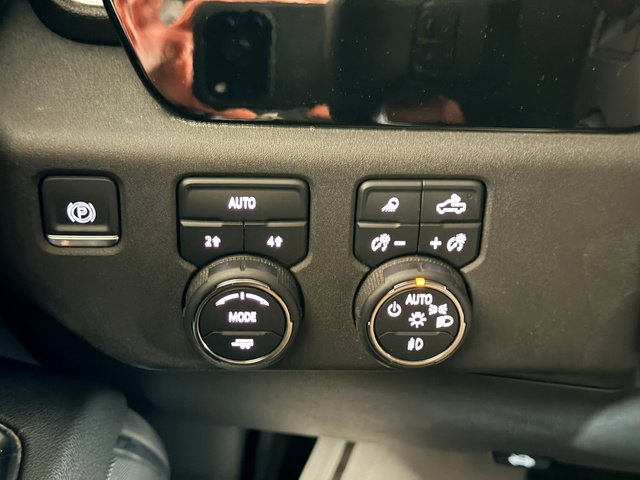 Used 2023 Chevrolet Silverado 1500 LTZ image 16