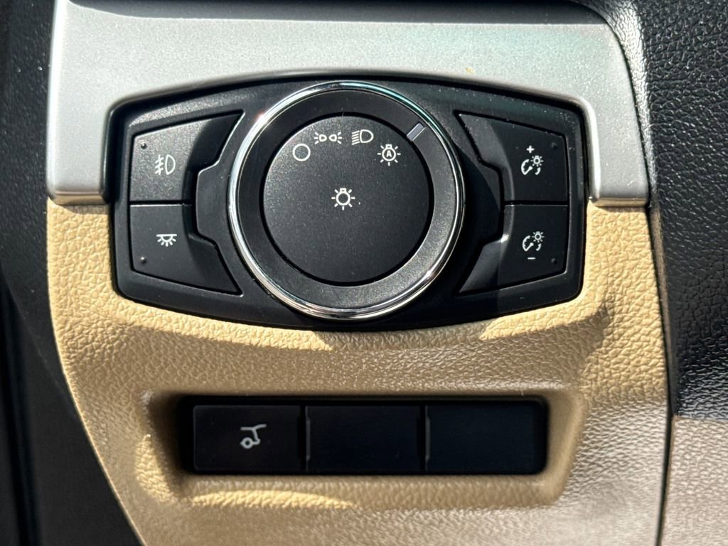 Used 2016 Ford Explorer XLT w/ Equipment Group 201A image 33
