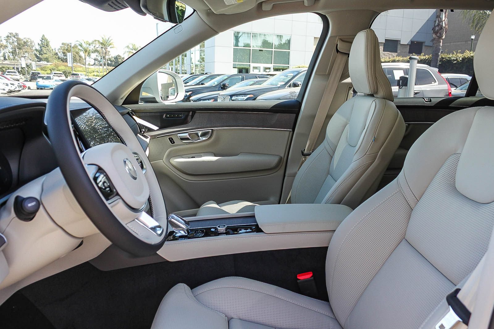 New 2026 Volvo XC90 B6 Ultra w/ Protection Package AWD/4WD image 19