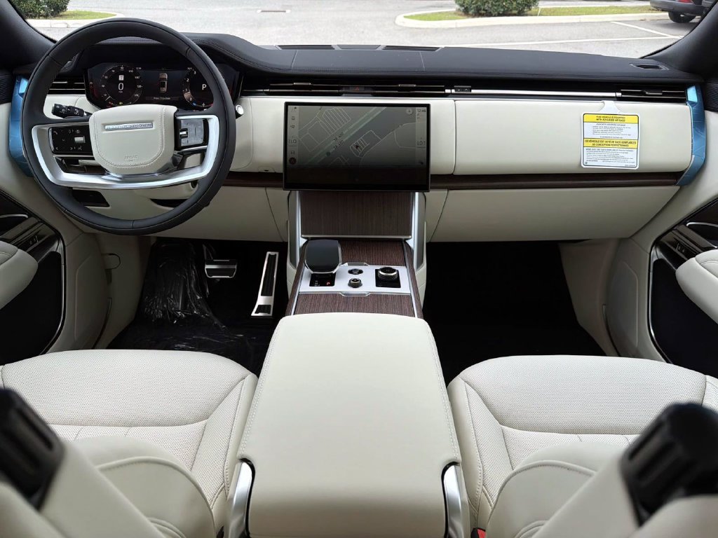 New 2027 Land Rover Range Rover Long Wheelbase SE AWD/4WD image 14