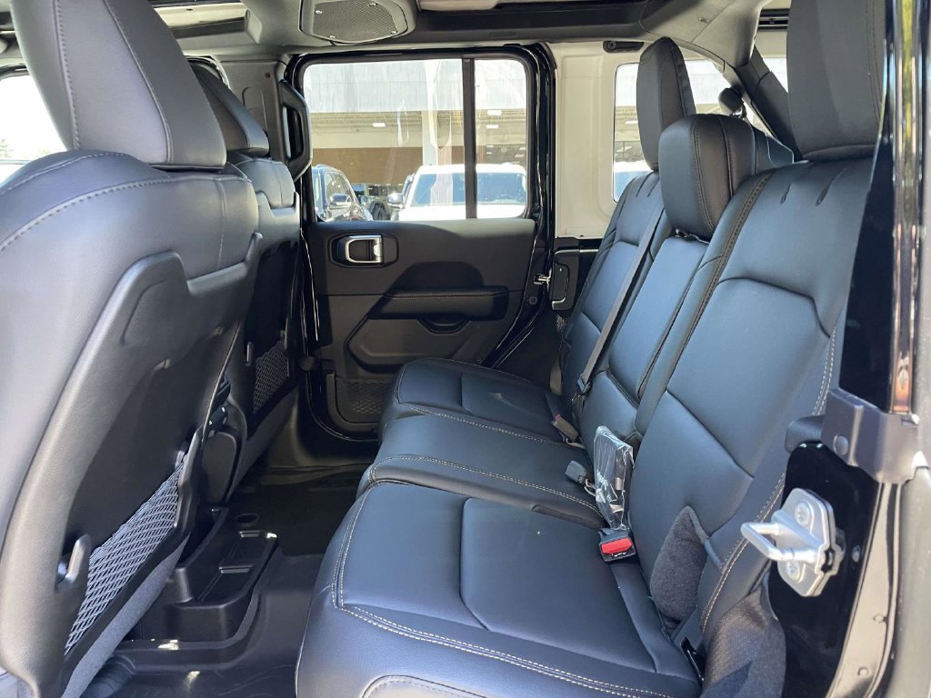 New 2027 Jeep Wrangler Unlimited Sahara AWD/4WD image 20