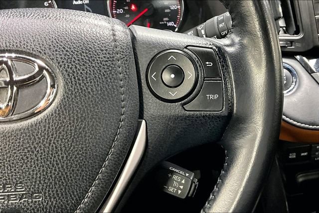 Used 2016 Toyota RAV4 SE image 13