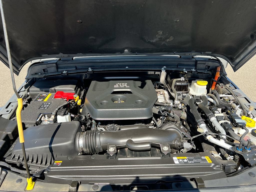 Used 2023 Jeep Wrangler Unlimited Sahara AWD/4WD image 28