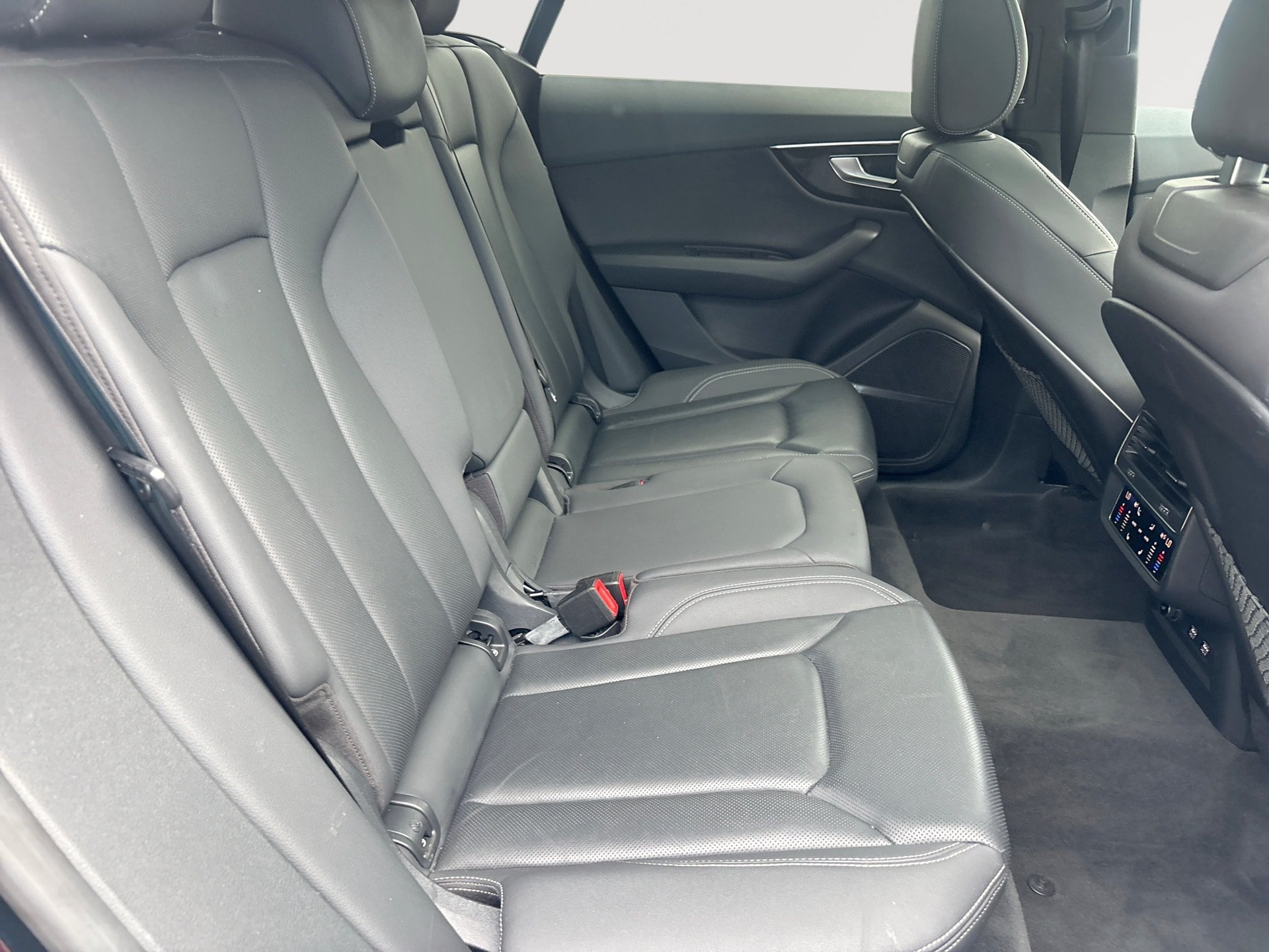 Used 2019 Audi Q8 Premium Plus AWD/4WD image 27