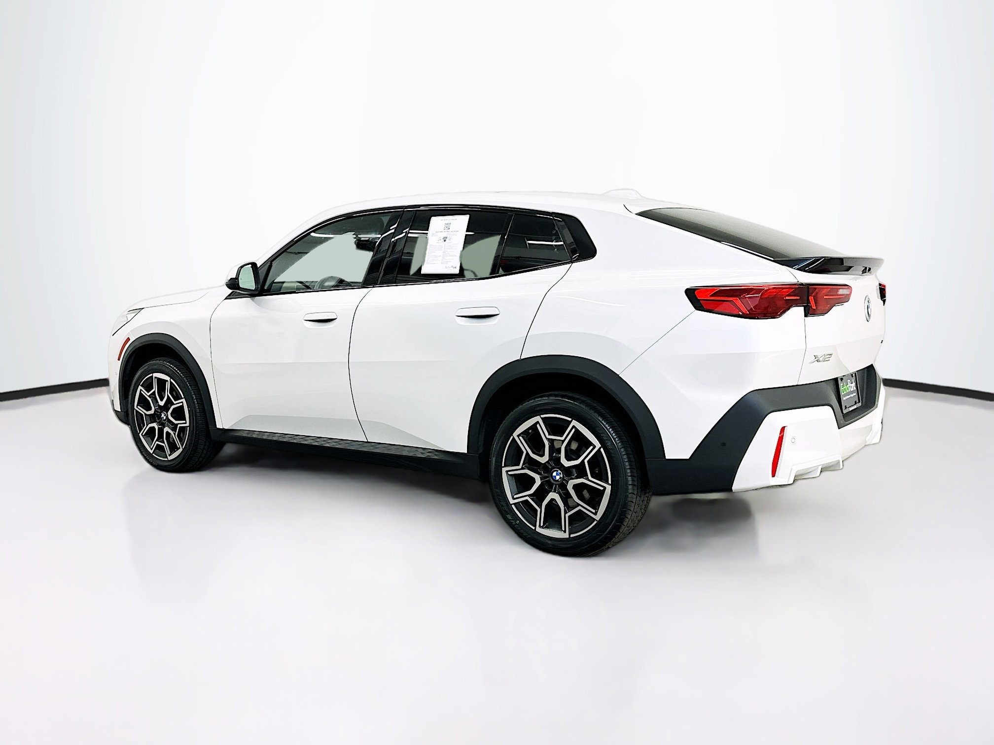 Used 2025 BMW X2 xDrive28i AWD/4WD image 5