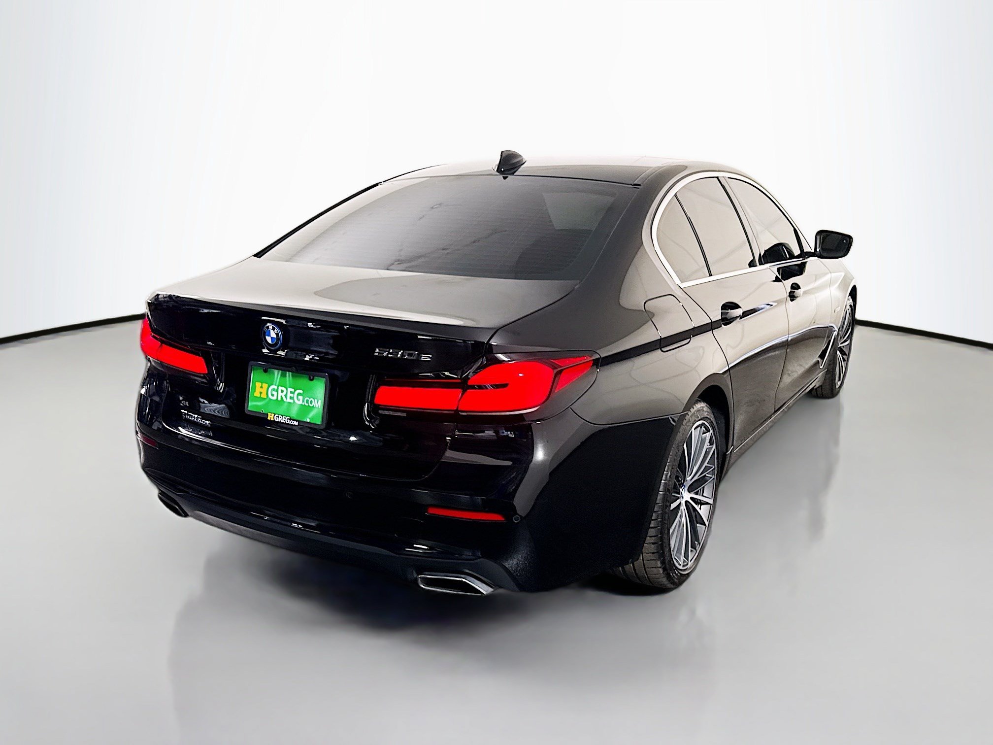 Used 2023 BMW 530e w/ Convenience Package RWD image 10