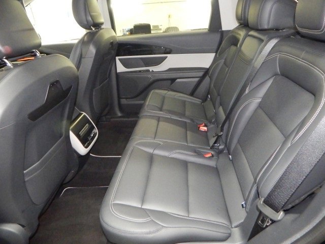 Used 2024 Lincoln Nautilus Premier image 10
