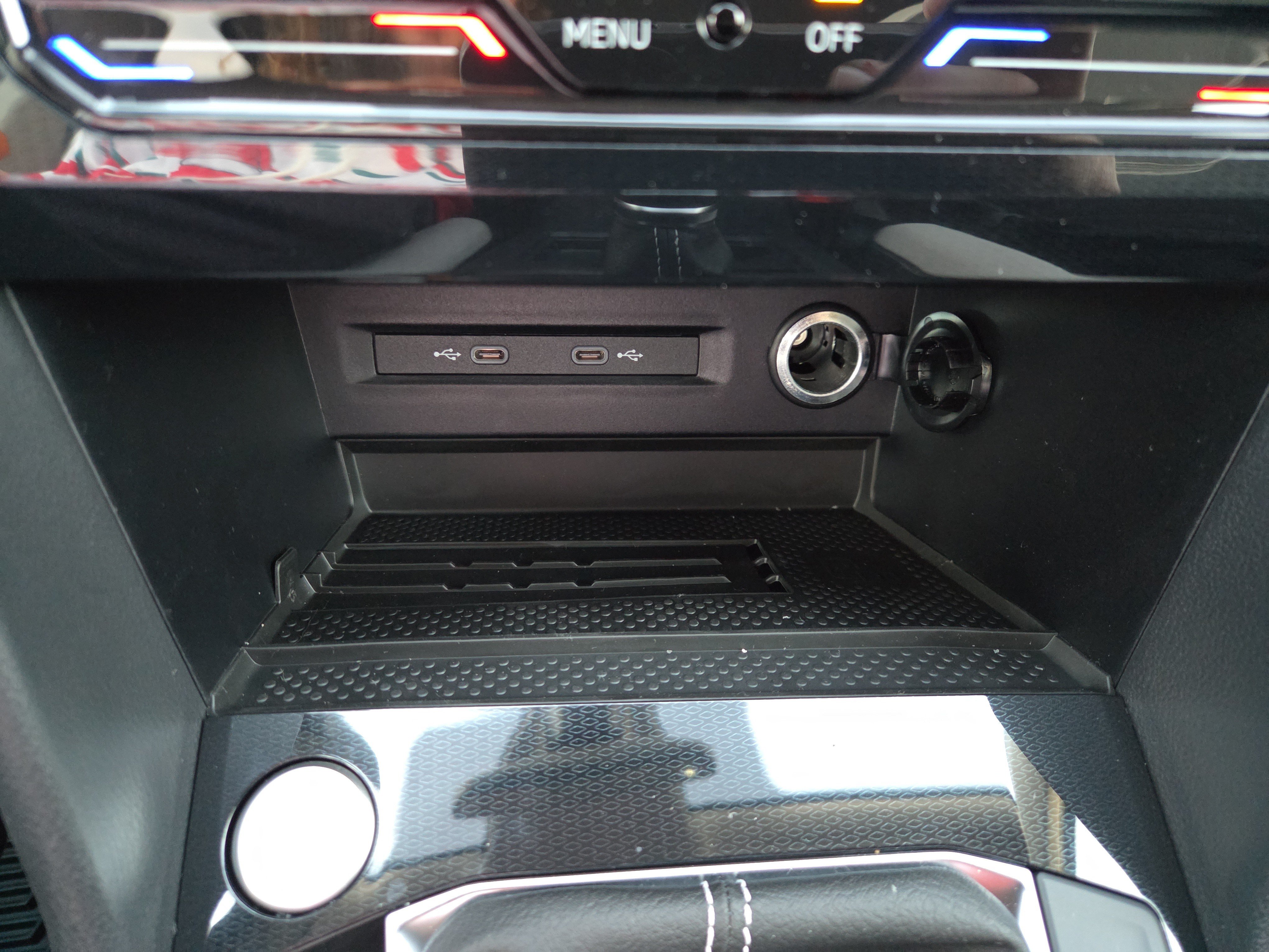 New 2026 Volkswagen Taos SE FWD image 12